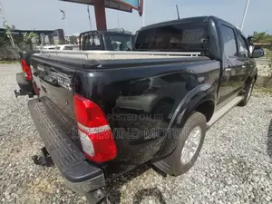 Toyota Hilux 2015 Black