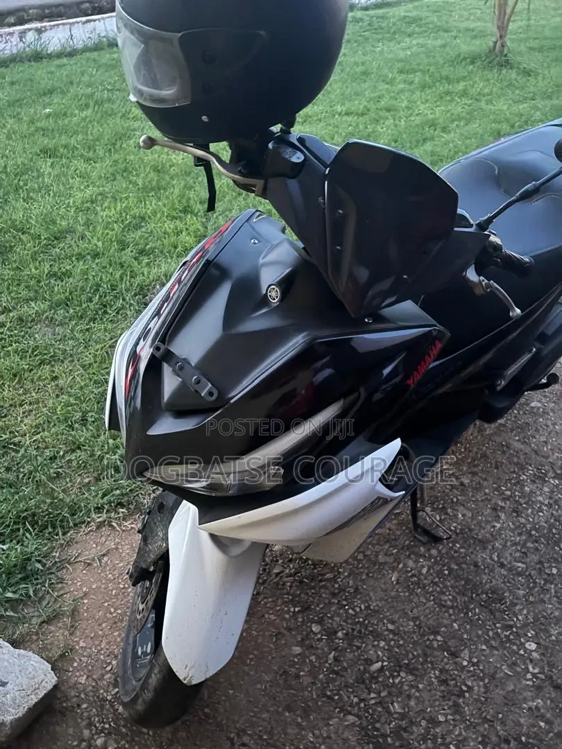 Yamaha 2024 Black