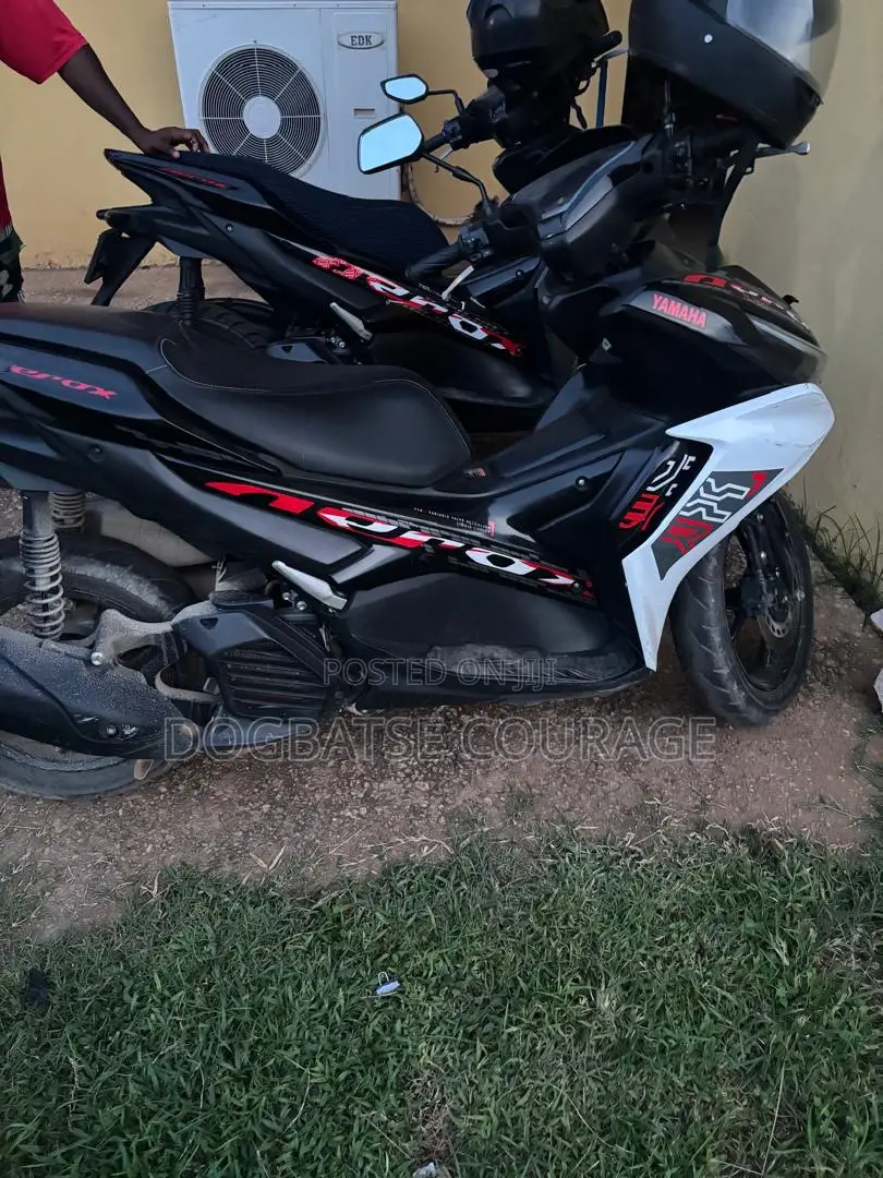 Yamaha 2024 Black
