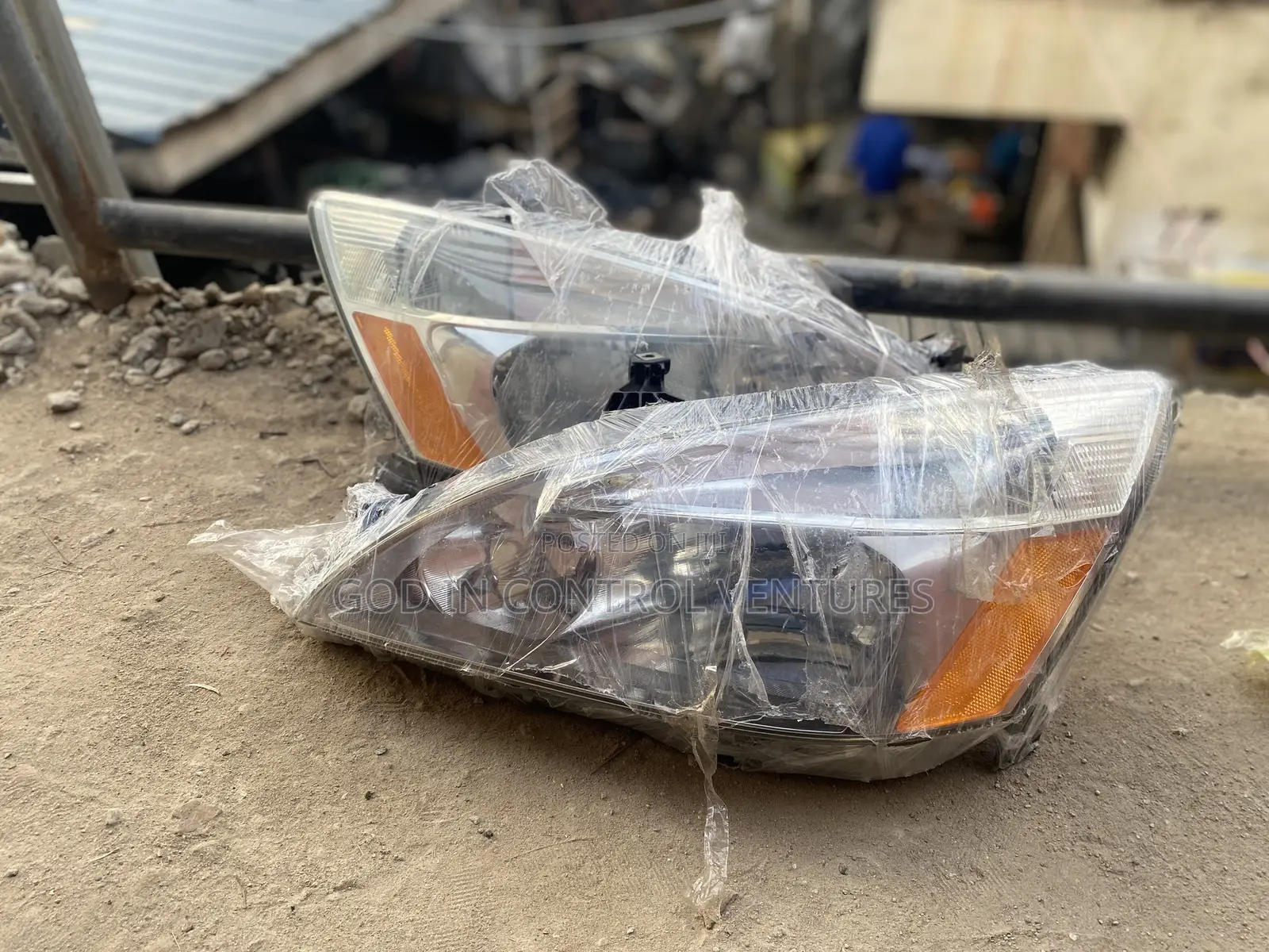 Honda Accord 2005 Headlight Pair