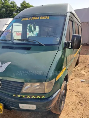 Mercedes-Benz Sprinter 2010 Green