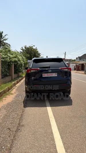 Toyota RAV4 Adventure 2022 Blue