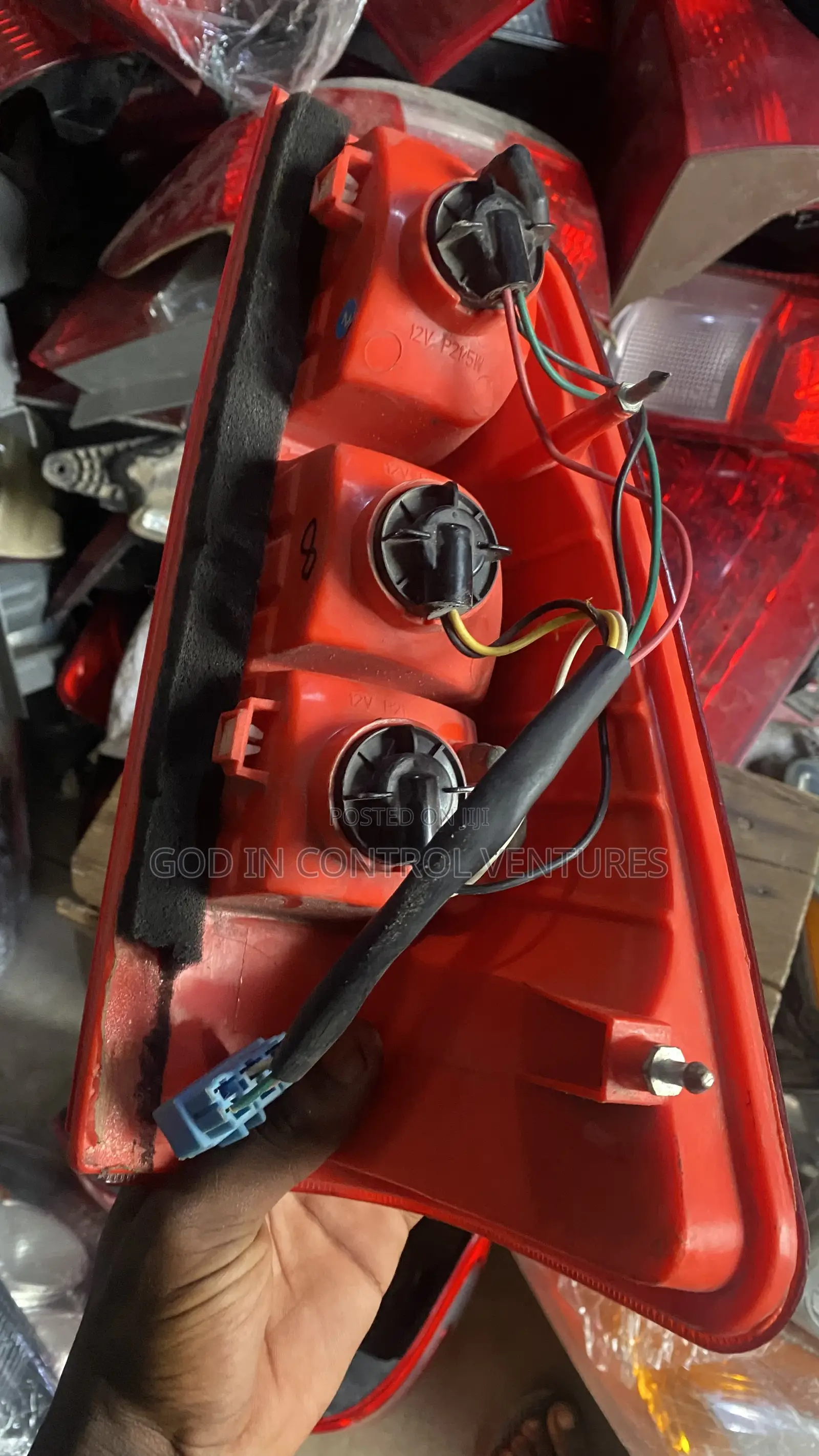 Isuzu Dmax 2012 Tail Light Pair