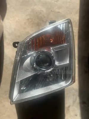Isuzu Dmax 2012 Headlight