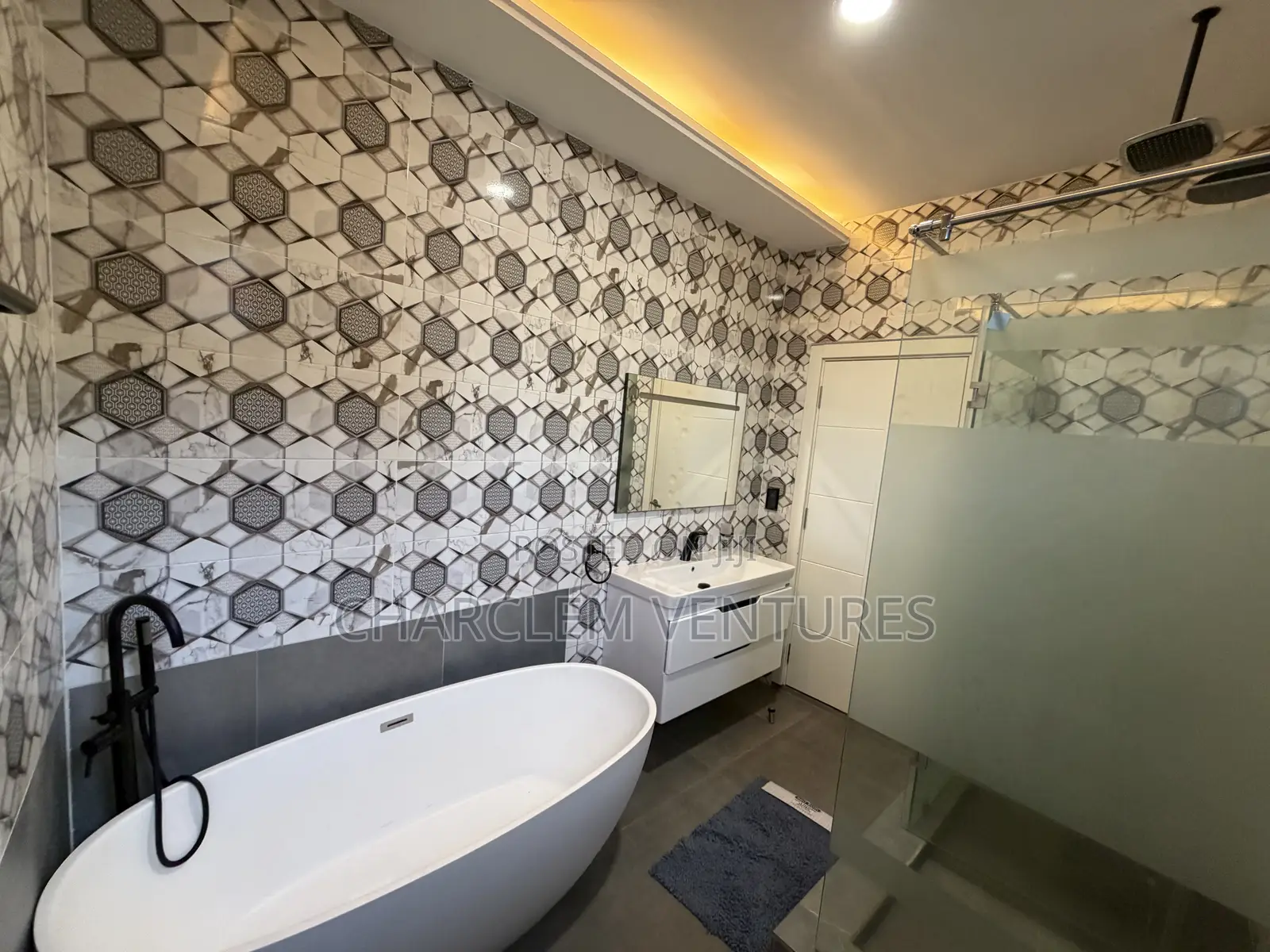 4bdrm House in Charclem Ventures, Accra Metropolitan for rent
