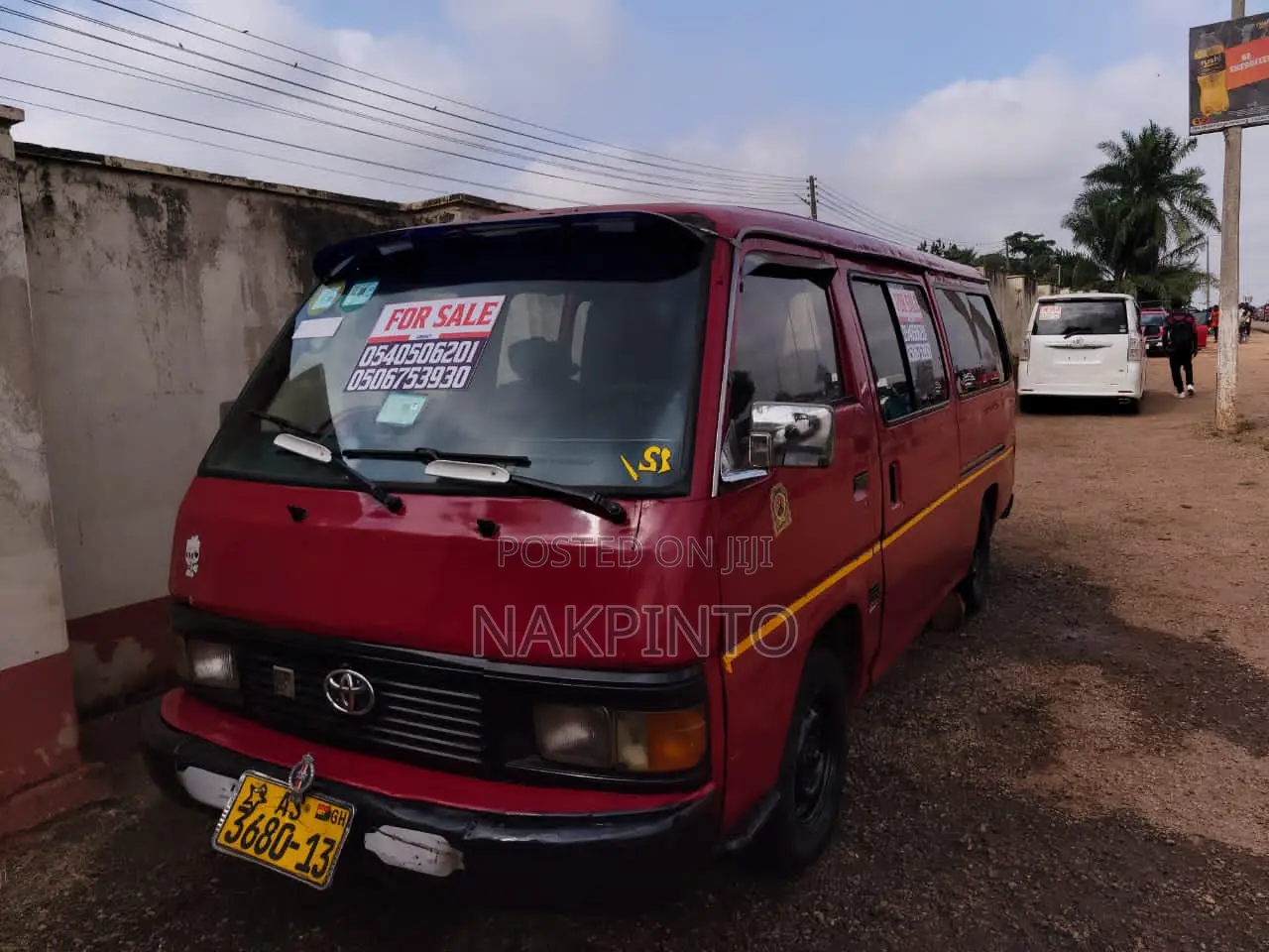 Nissan Caravan (Urvan) 2005 Red