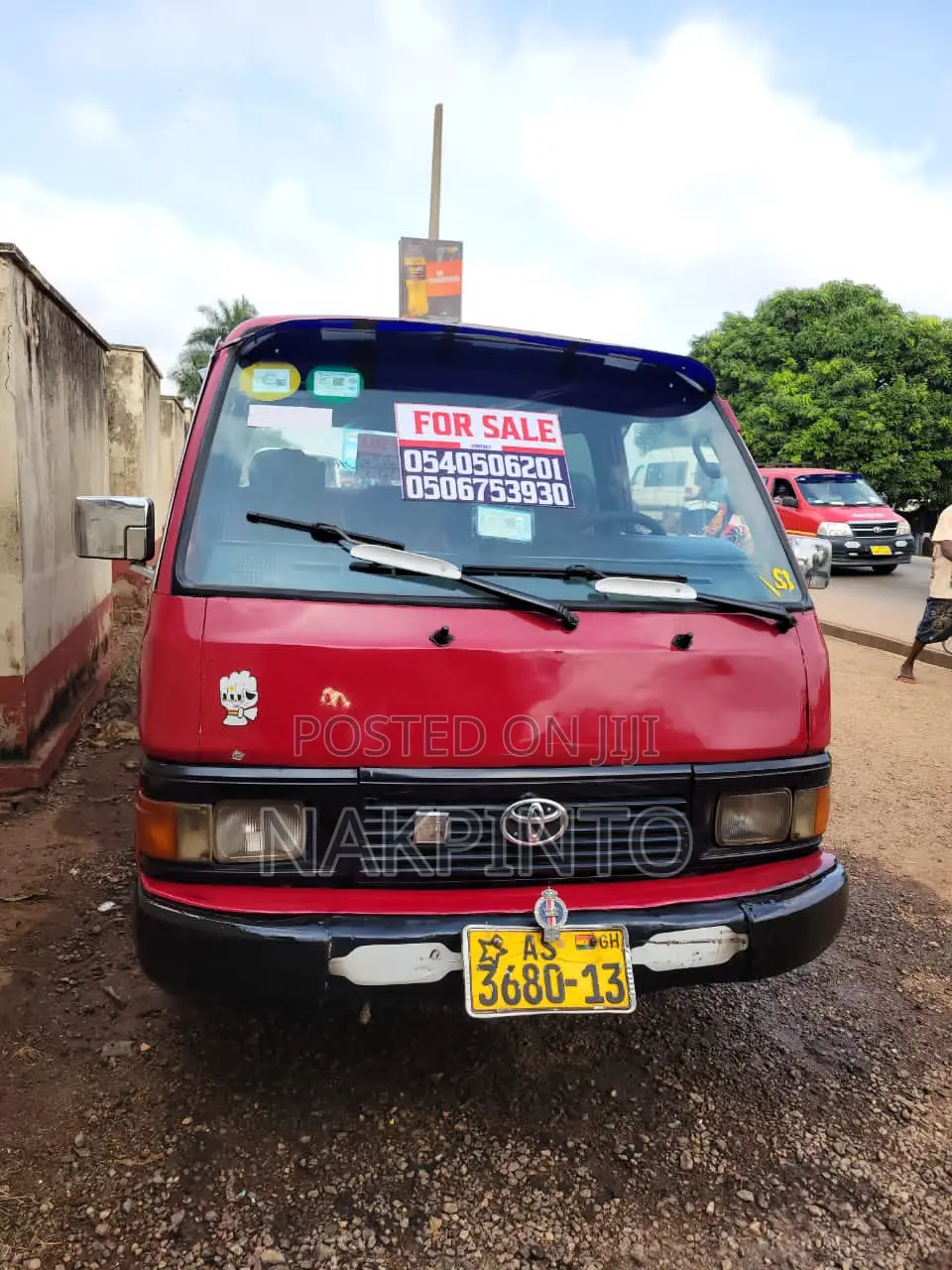 Nissan Caravan (Urvan) 2005 Red