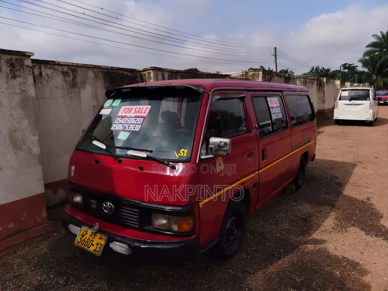 Nissan Caravan (Urvan) 2005 Red