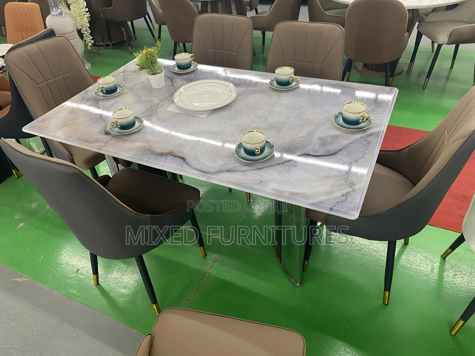 Luxurious Marble Dining Table With 6 Chairs
