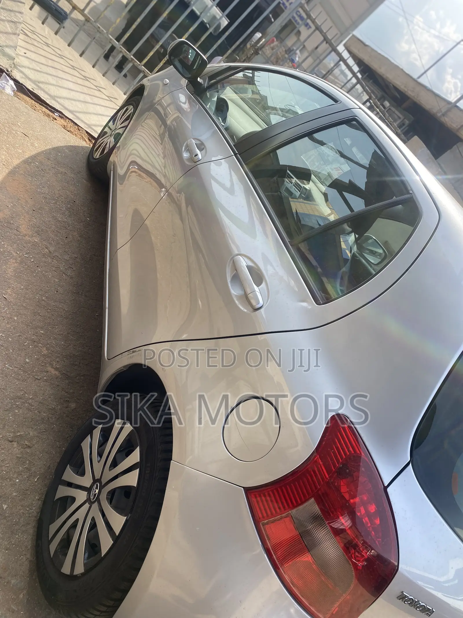 Toyota Yaris 2010 Silver