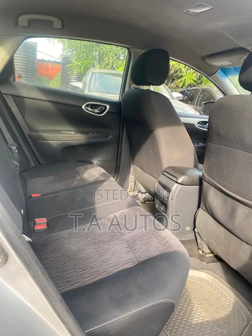 Nissan Sentra SV 4dr Sedan (1.8L 4cyl CVT) 2015 Silver