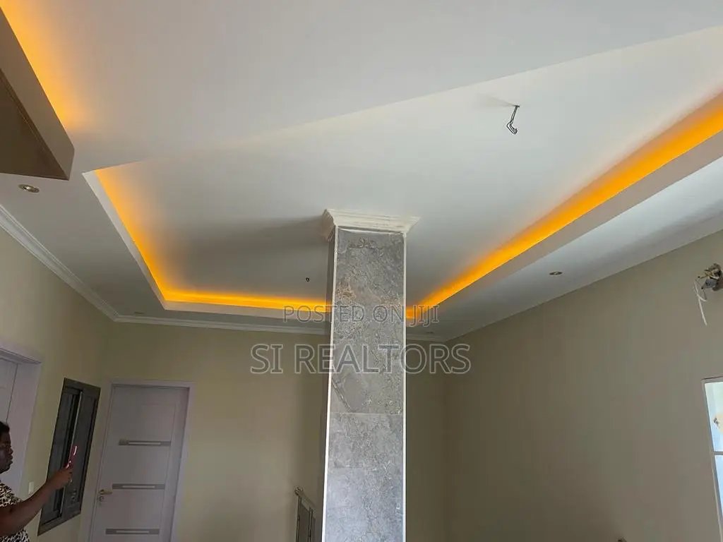 4bdrm Duplex in Community 16, Sakumono for sale