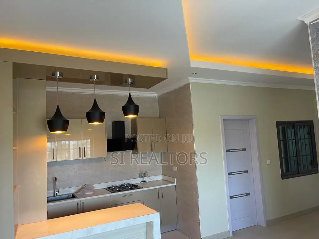 4bdrm Duplex in Community 16, Sakumono for sale