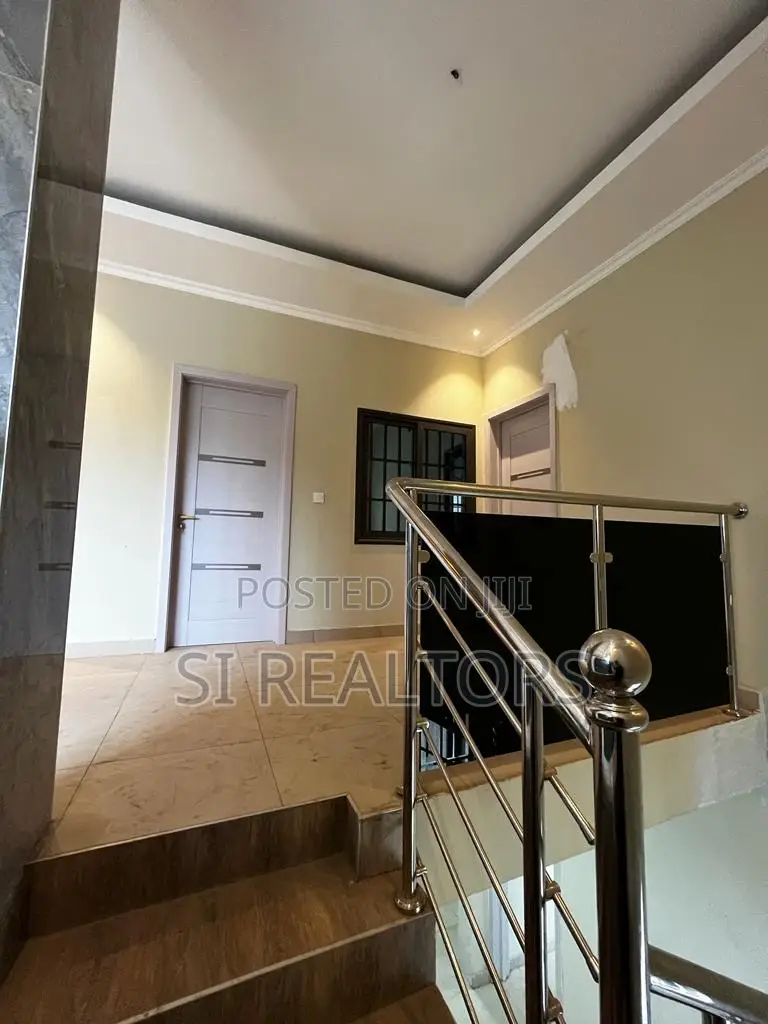 4bdrm Duplex in Community 16, Sakumono for sale