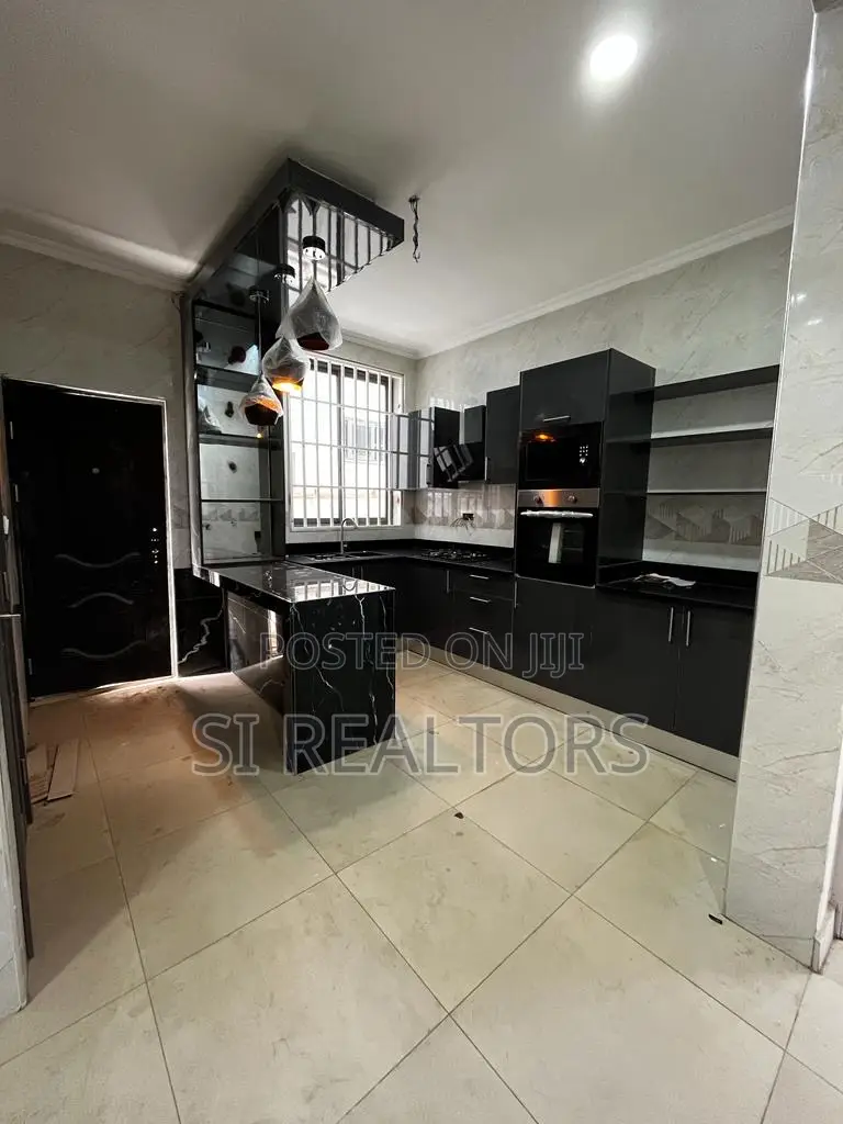 4bdrm Duplex in Community 16, Sakumono for sale