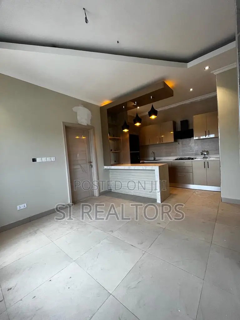 4bdrm Duplex in Community 16, Sakumono for sale