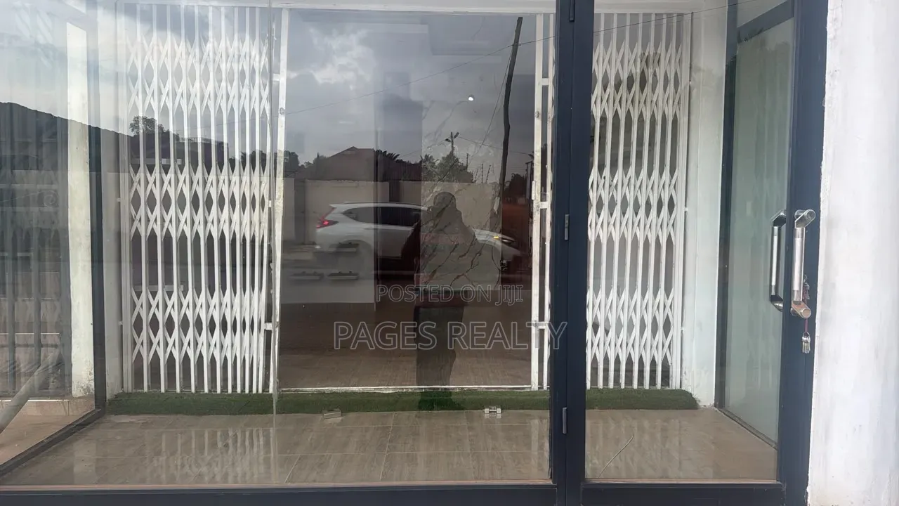 Decent Shop at Adenta Sakora Junction 5 for Rent