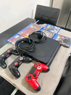 Play Station 4 Slim