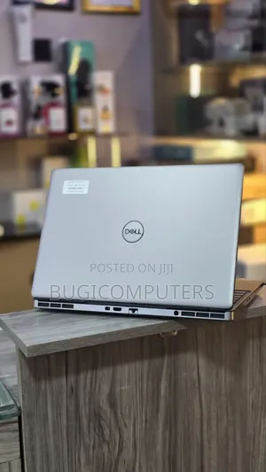 Laptop Dell Precision 7760 32GB Intel Xeon SSD 512GB