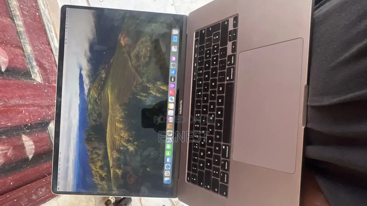 Laptop Apple MacBook Pro 2020 32GB Intel Core i9 SSD 2T