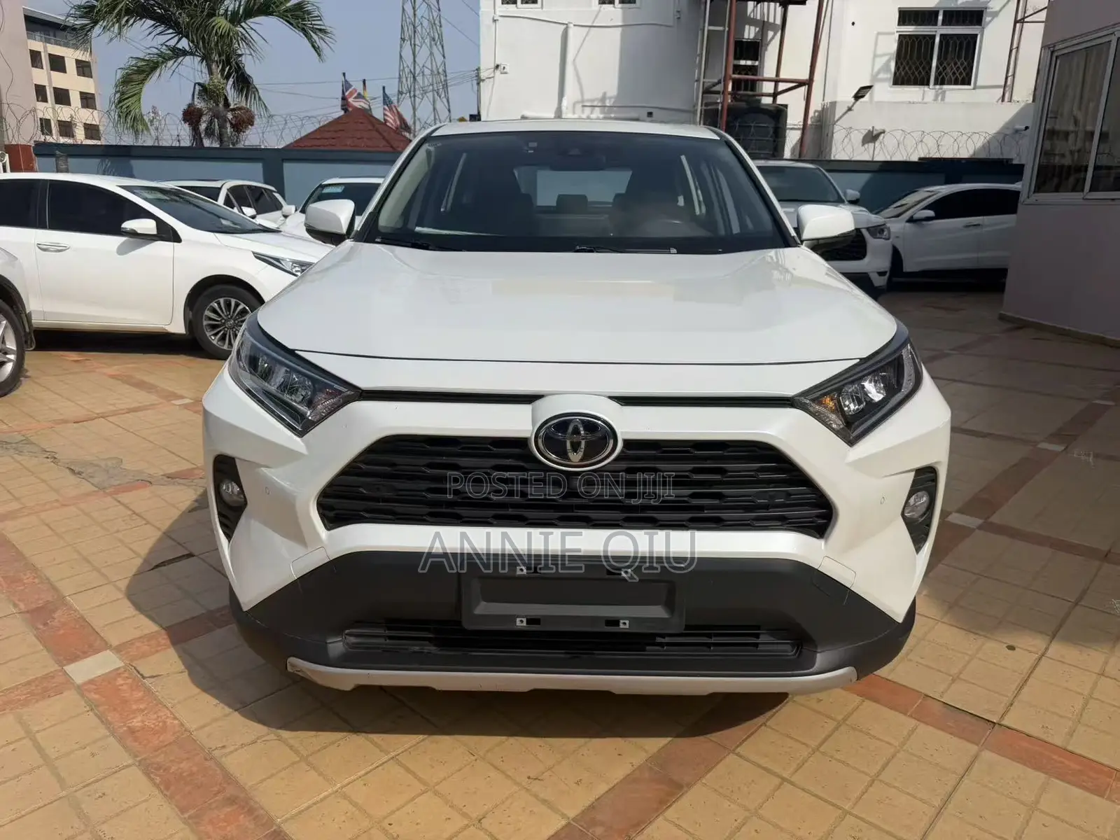 Toyota RAV4 Limited FWD 2023 White