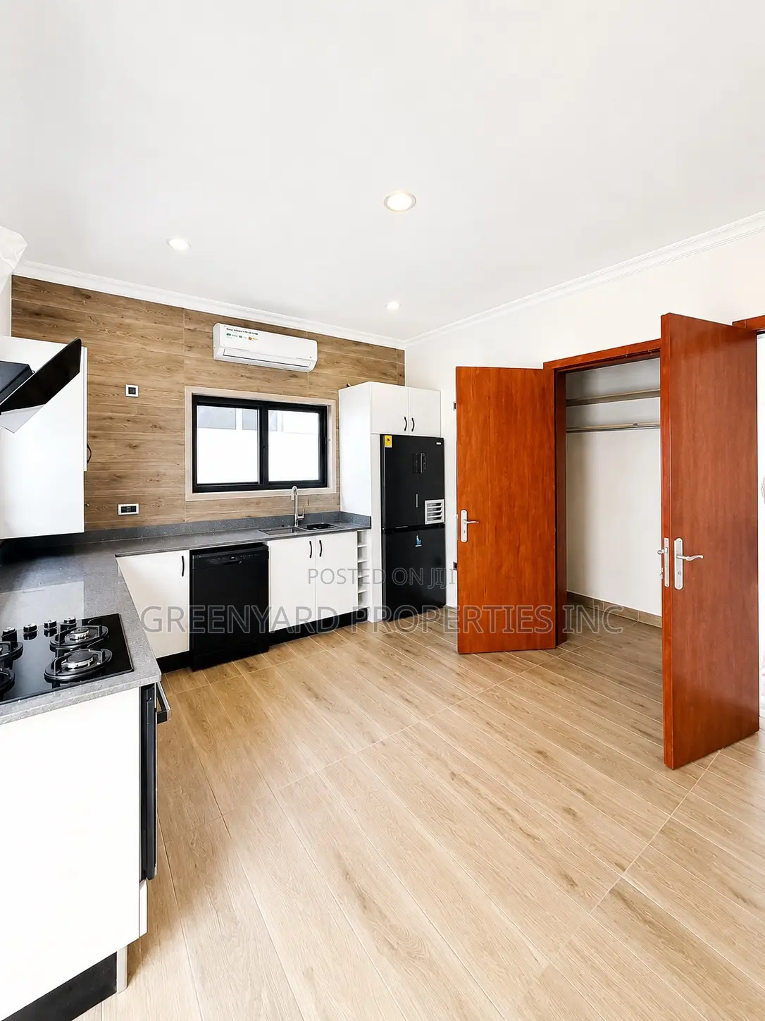 5bdrm Townhouse / Terrace in Lagos Ave, East Legon for rent