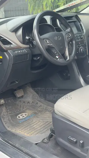 Hyundai Santa Fe 2017 White