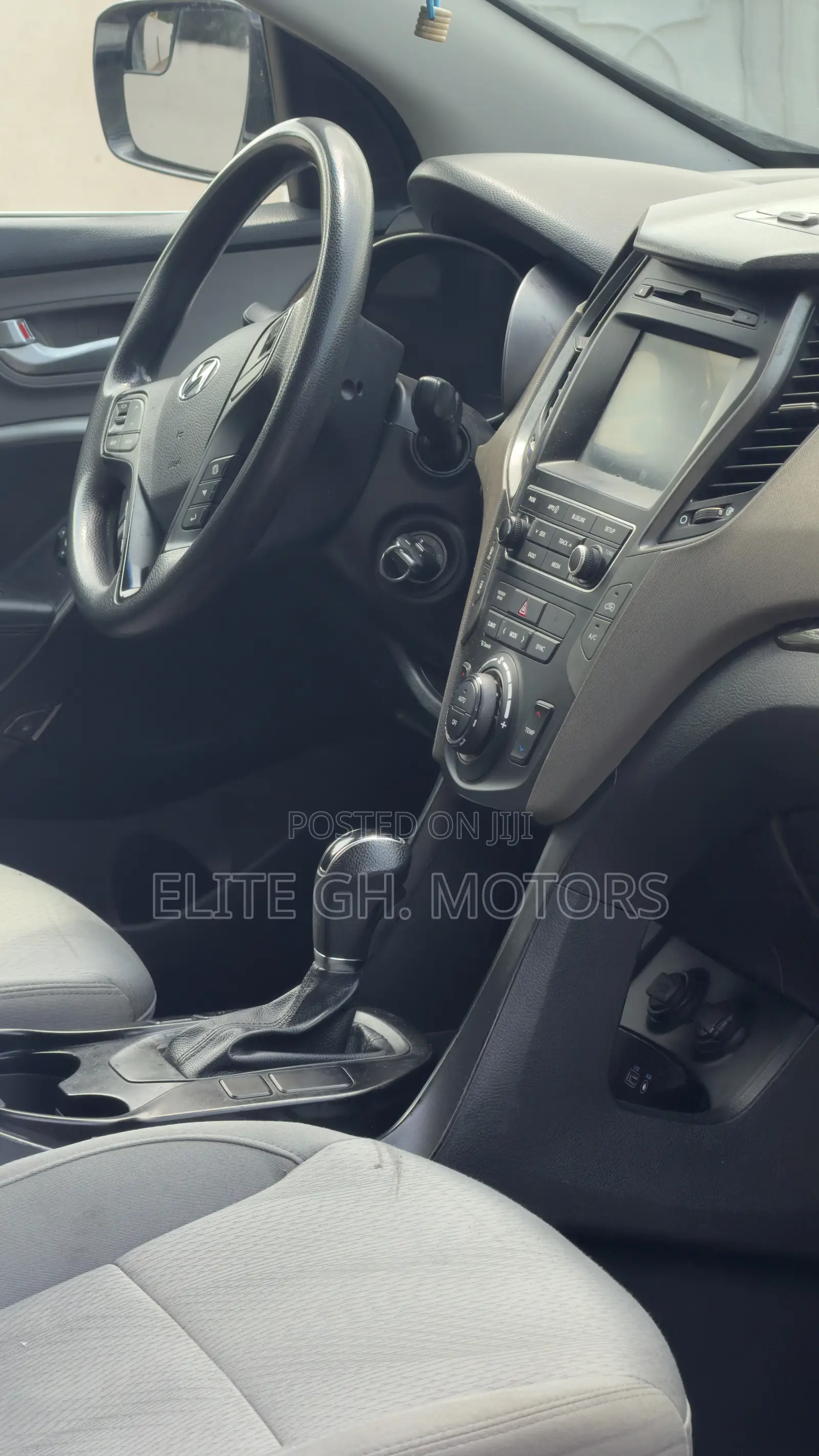 Hyundai Santa Fe 2017 White