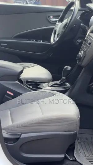 Hyundai Santa Fe 2017 White