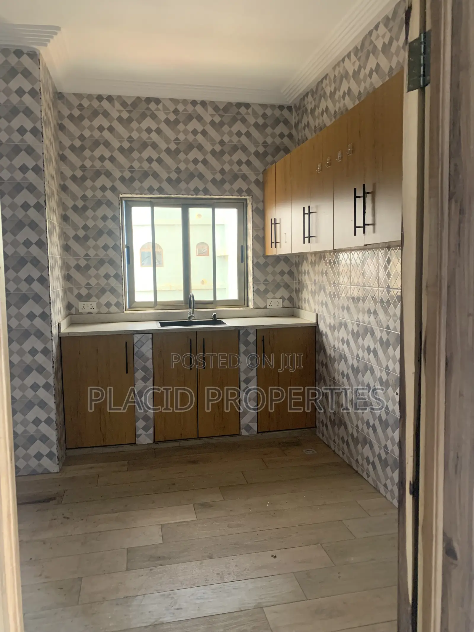 1bdrm Apartment in Madina  Upsa for rent