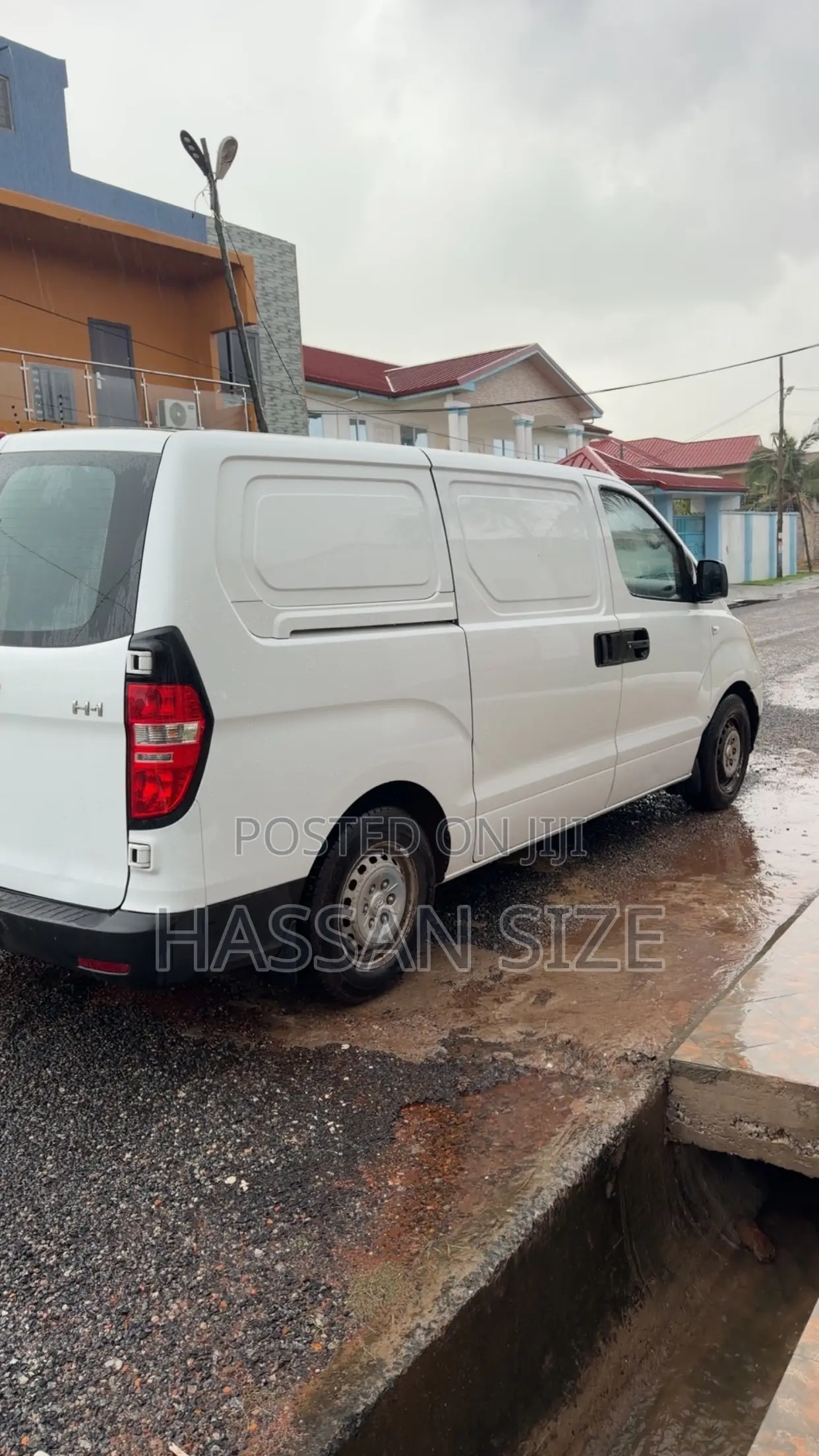 Hyundai H1 2008 White