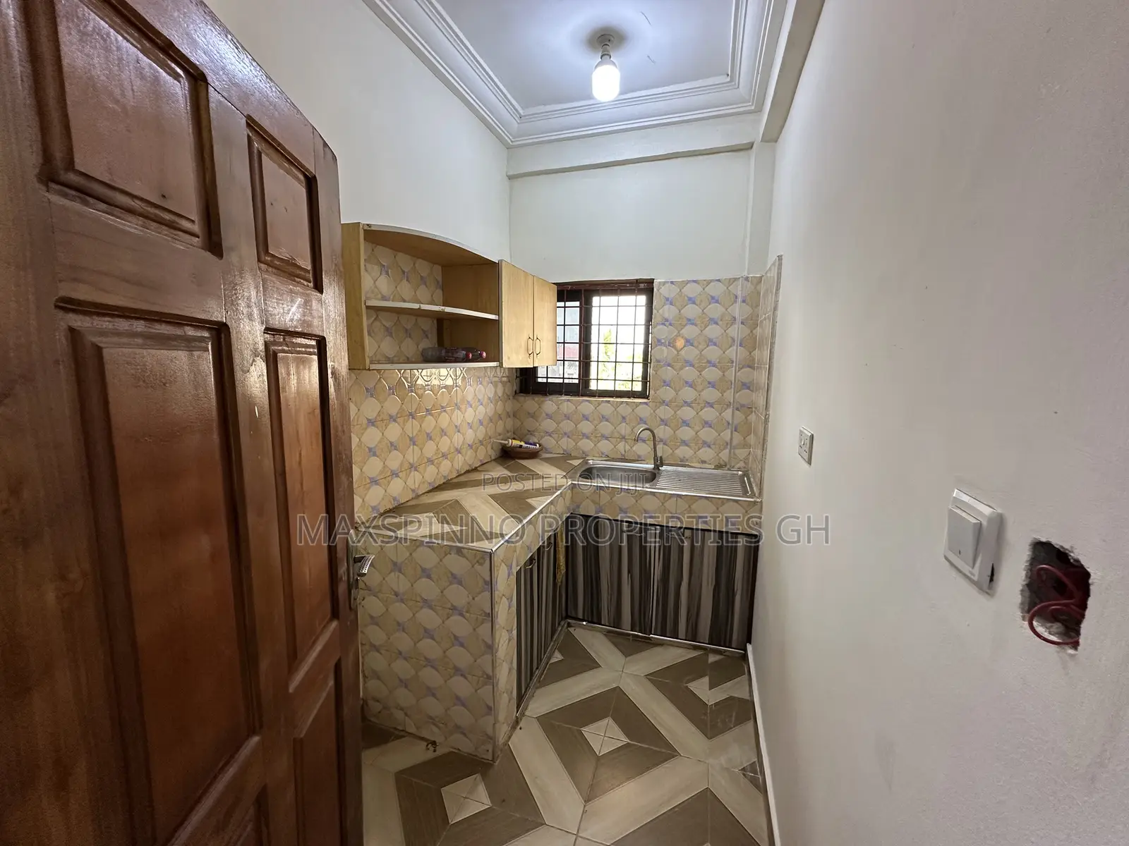 1bdrm Apartment in Maxspinno Properties, Frafraha for rent