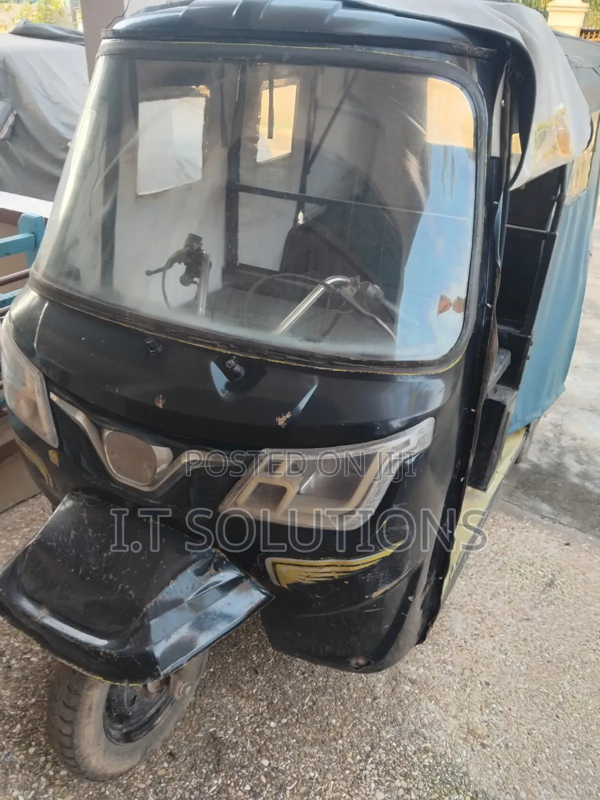 Bajaj RE 2021 Blue