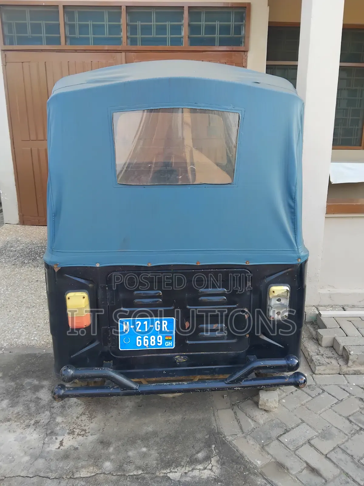 Bajaj RE 2021 Blue
