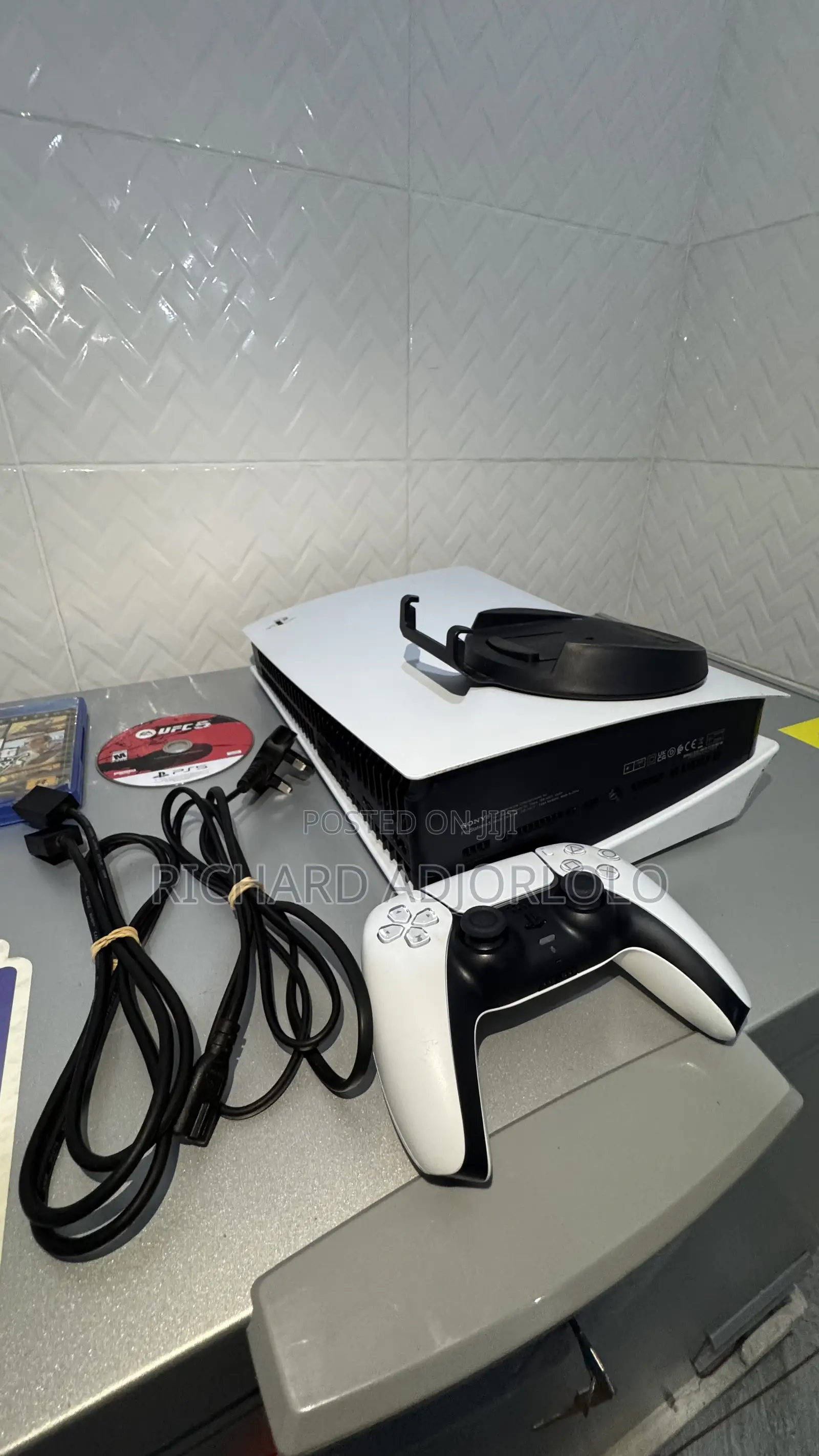 3months Pre-Owned Ps5 Standard With Games and a Controller