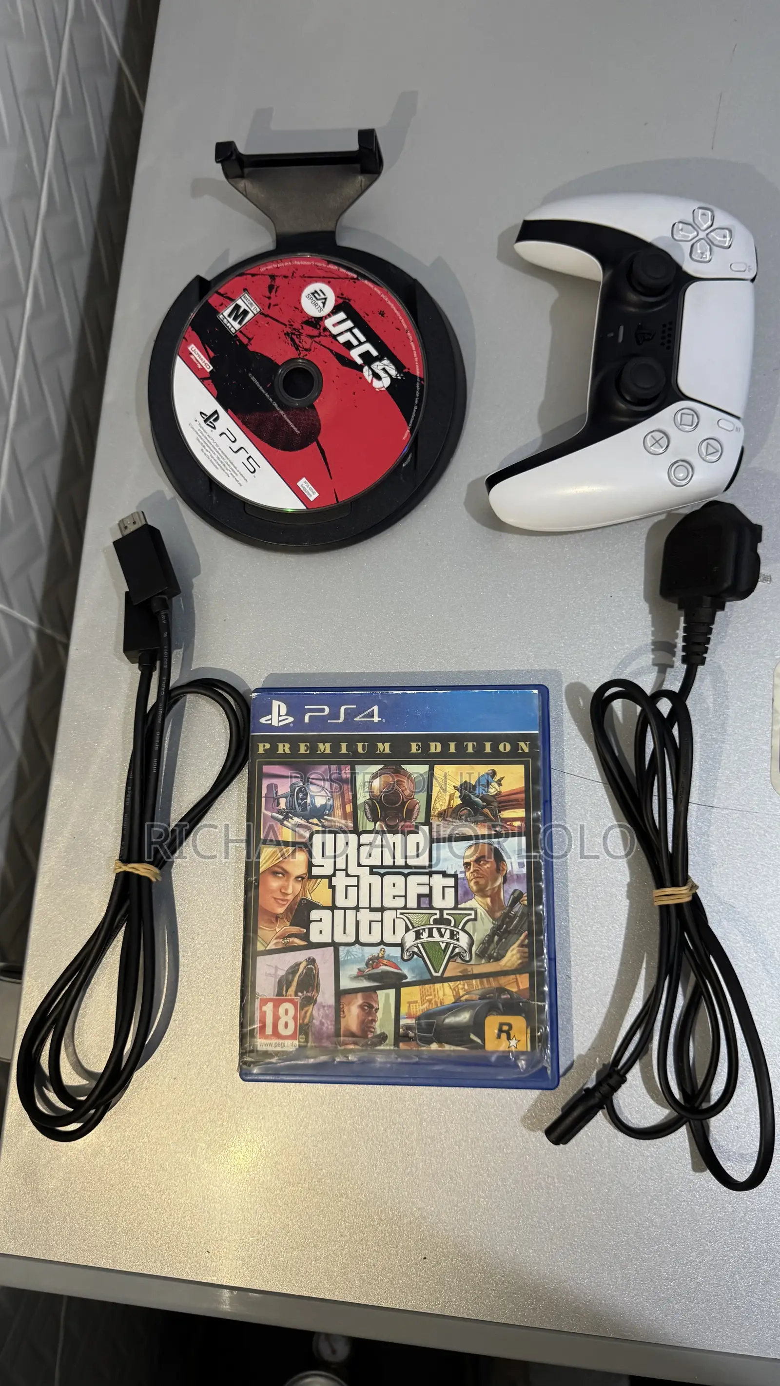 3months Pre-Owned Ps5 Standard With Games and a Controller