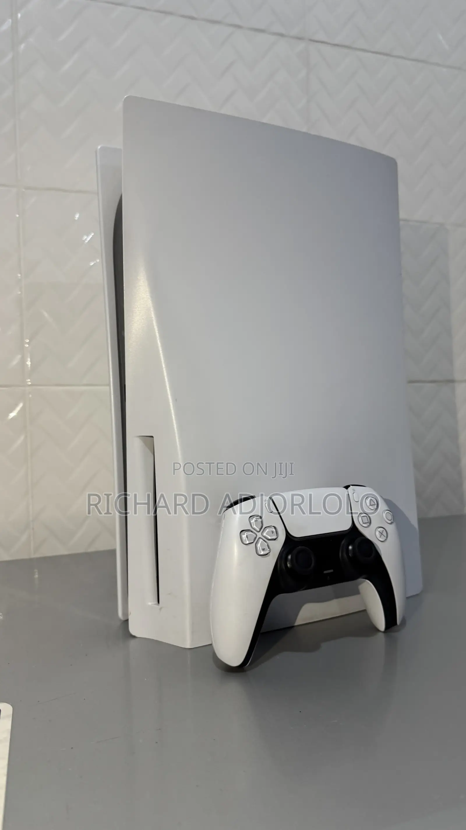 3months Pre-Owned Ps5 Standard With Games and a Controller