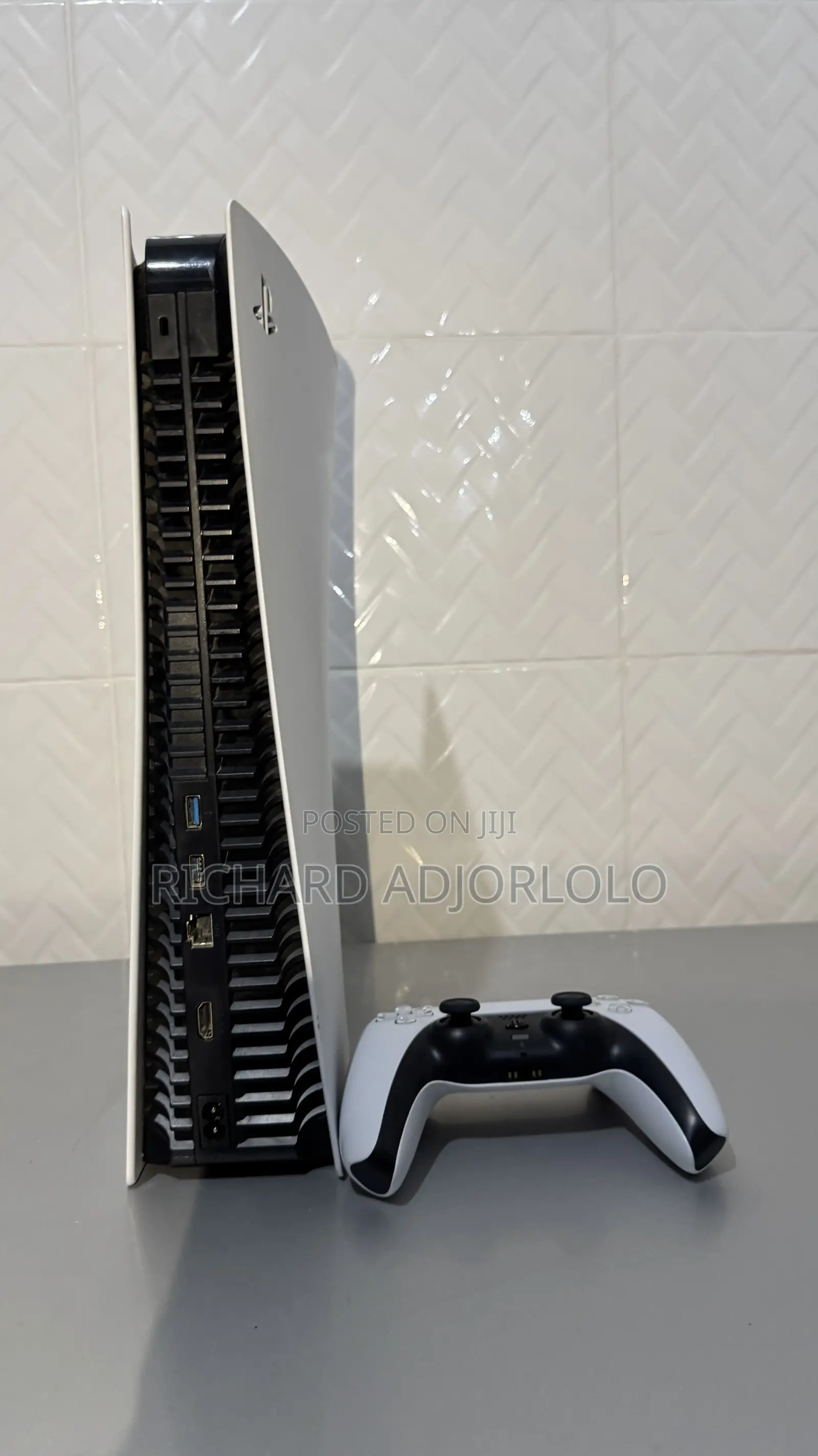 3months Pre-Owned Ps5 Standard With Games and a Controller