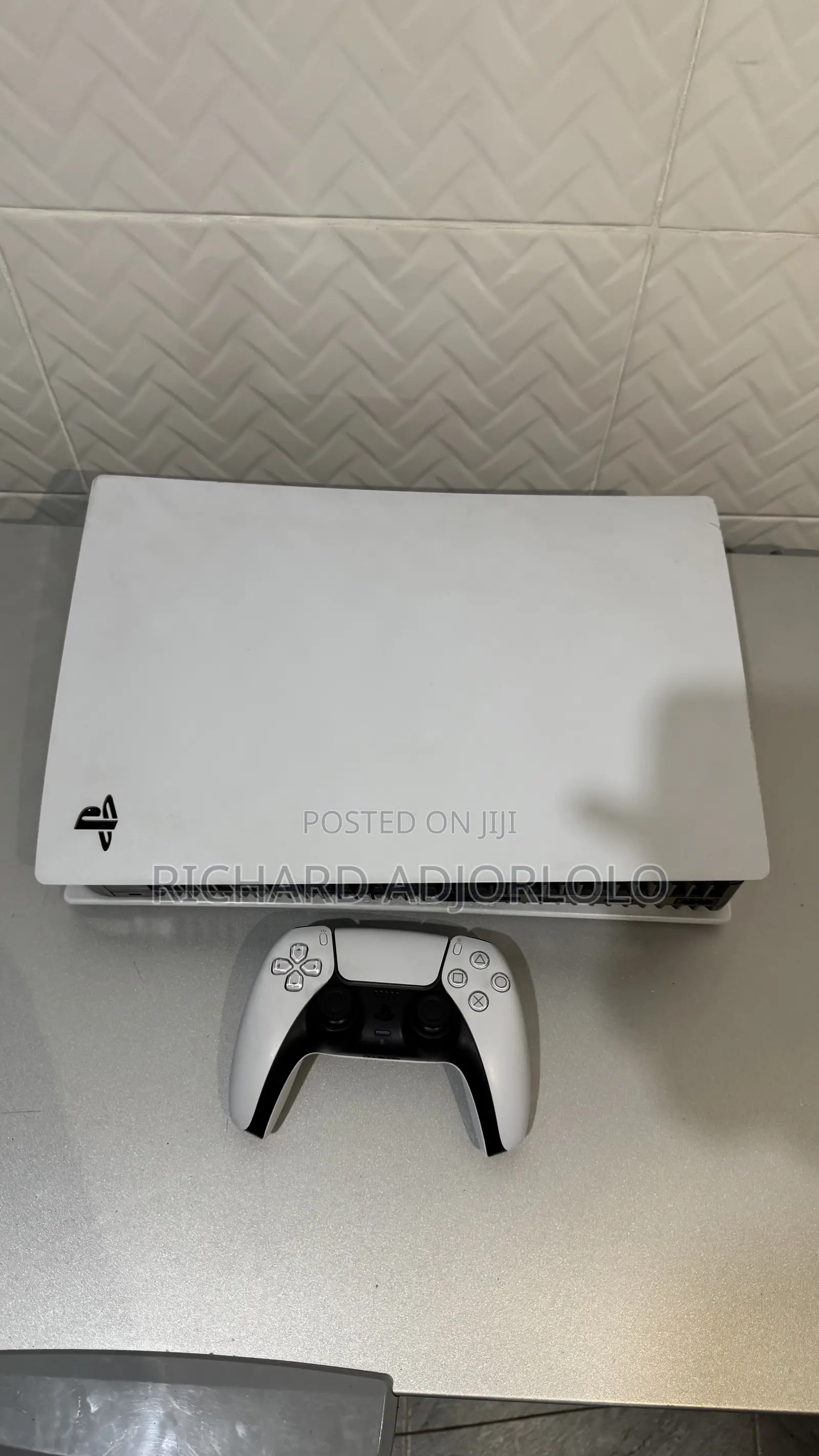 3months Pre-Owned Ps5 Standard With Games and a Controller