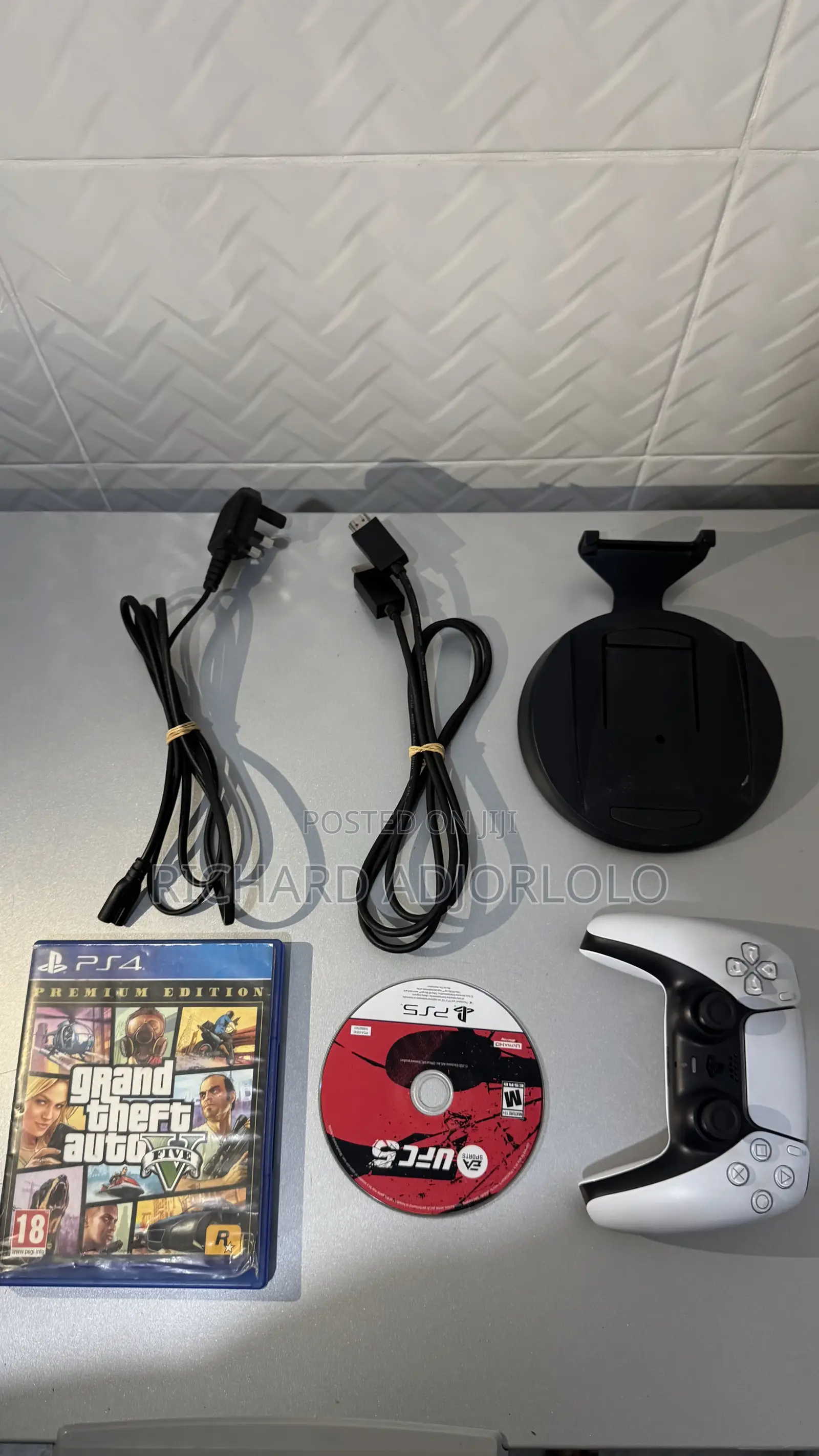 3months Pre-Owned Ps5 Standard With Games and a Controller