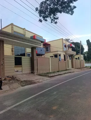 4bdrm House in Tesano Papaye for rent