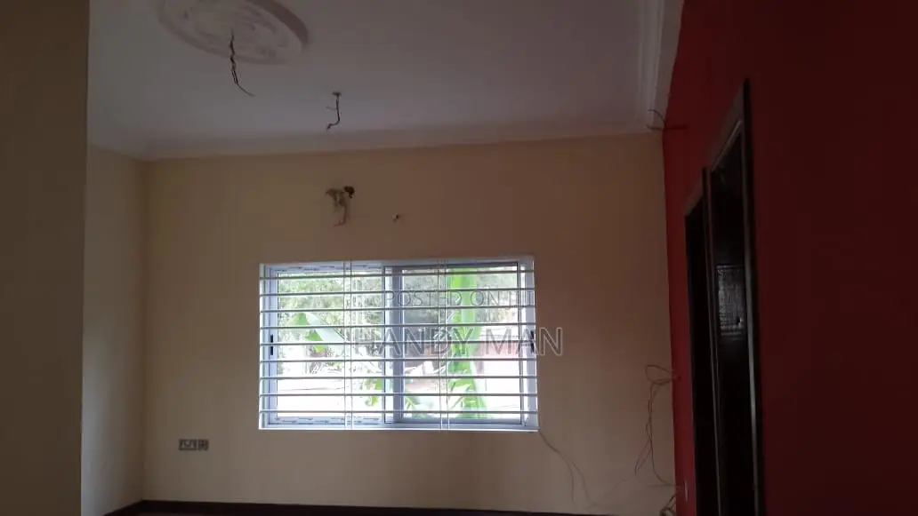 3bdrm Apartment in Rat Court, Asoredanho for rent
