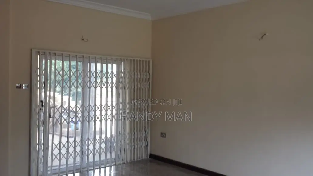3bdrm Apartment in Rat Court, Asoredanho for rent