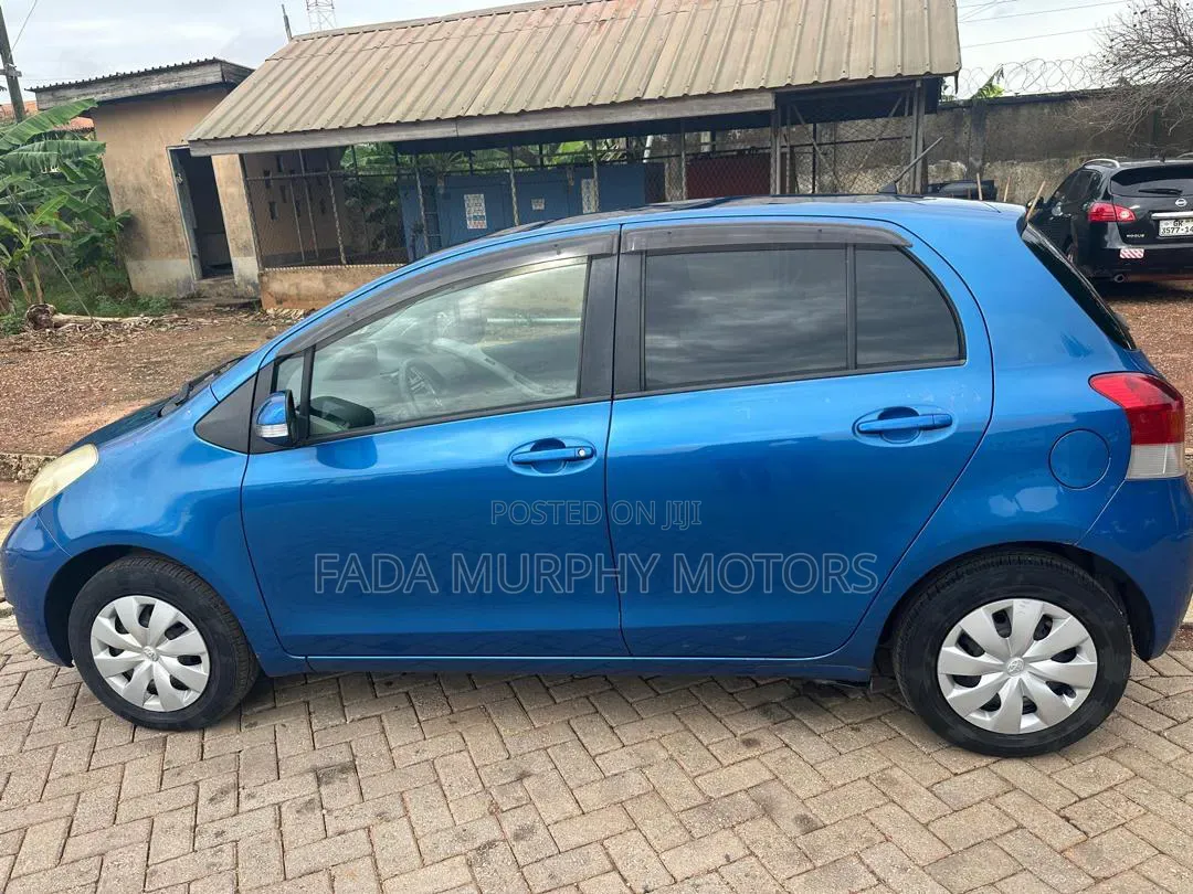 Toyota Vitz 2010 Blue
