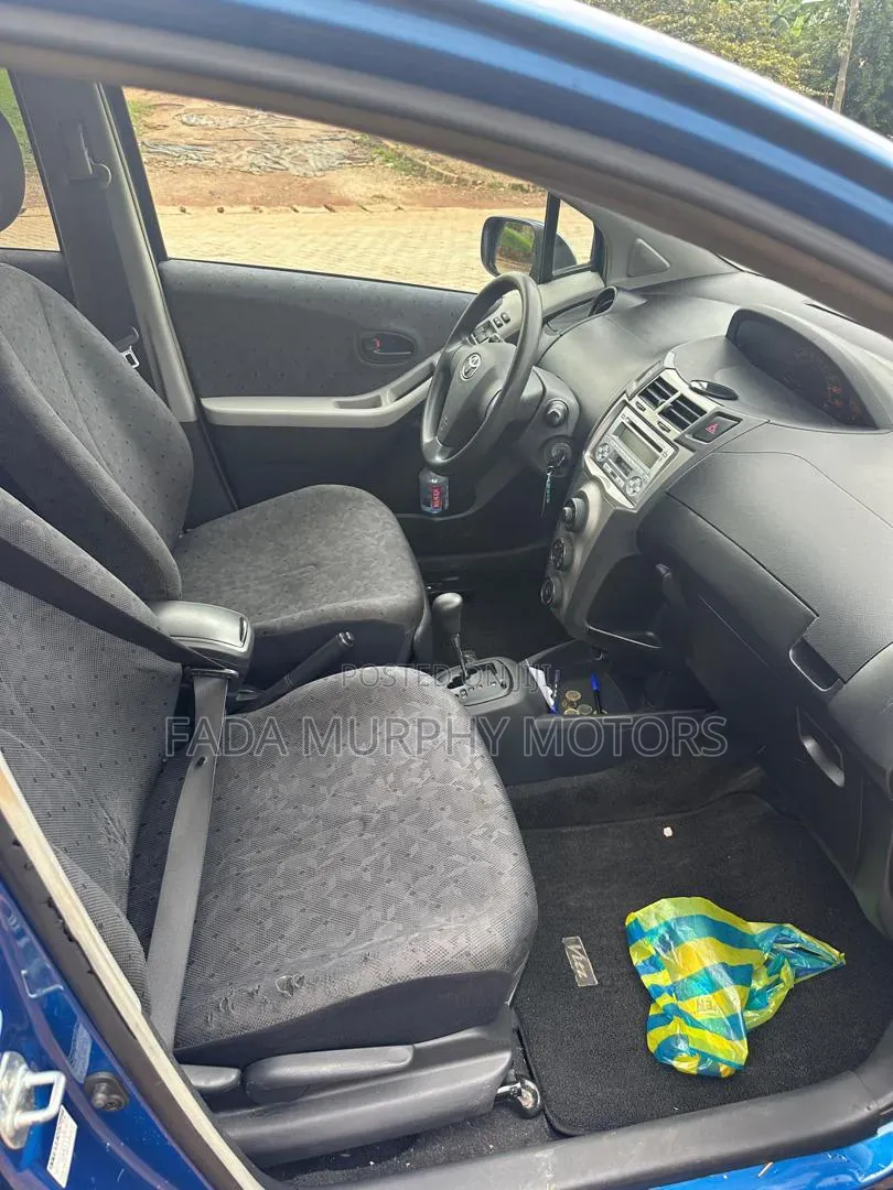 Toyota Vitz 2010 Blue