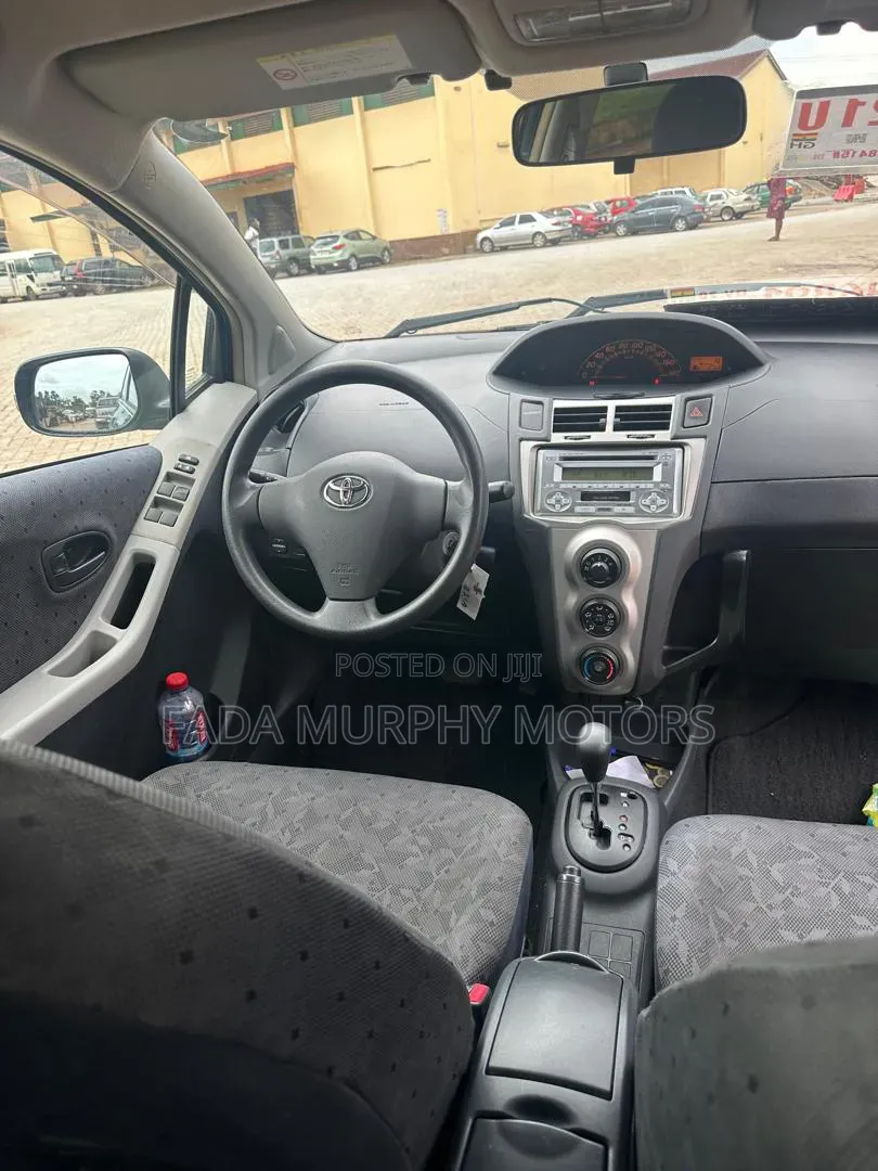 Toyota Vitz 2010 Blue