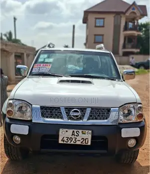 Nissan NP300 2019 White