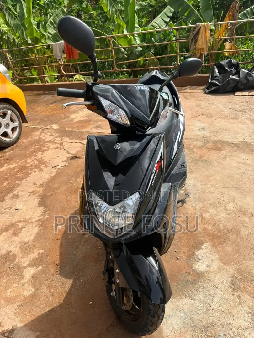 New Yamaha 2024 Black