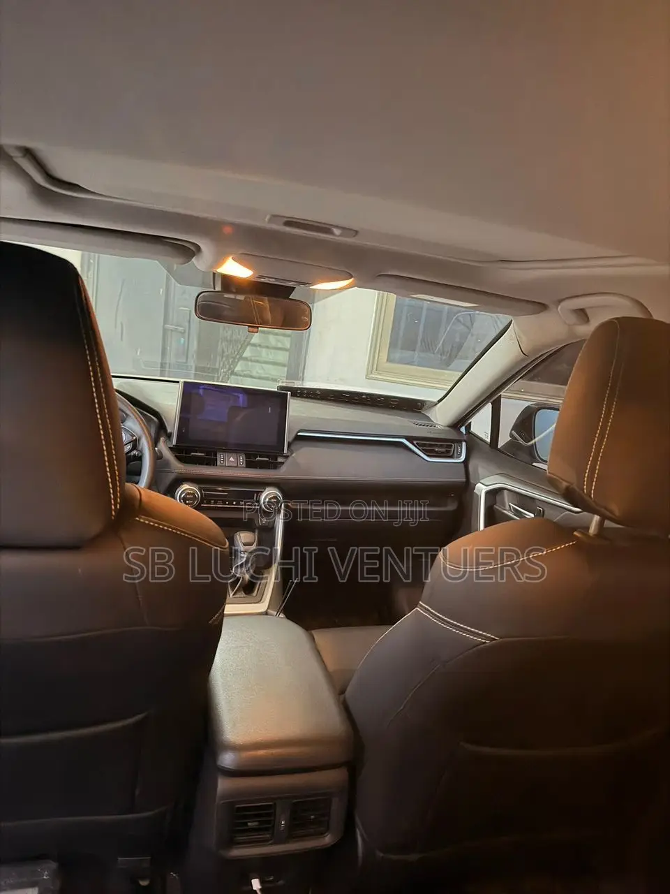Toyota RAV4 2022 White