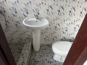 4bdrm House in Cfc Estate, Ola Achool Area for rent